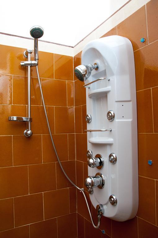 Bed & Breakfast Yin & Yang San Pantaleo Ngoại thất bức ảnh