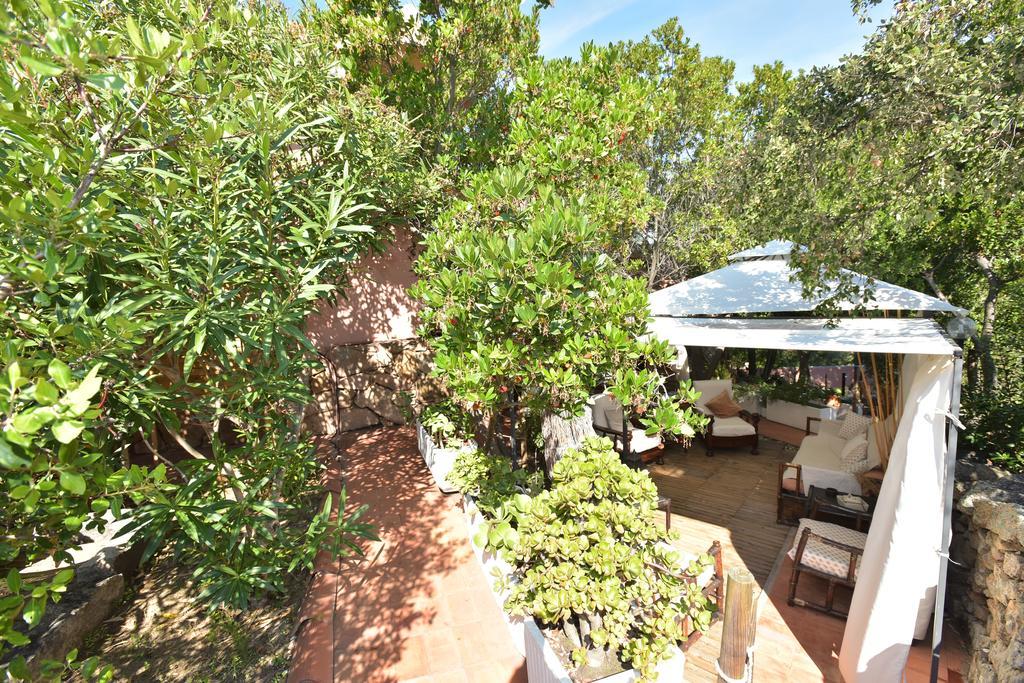 Bed & Breakfast Yin & Yang San Pantaleo Ngoại thất bức ảnh