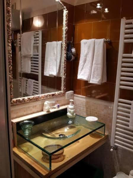 Bed & Breakfast Yin & Yang San Pantaleo Ngoại thất bức ảnh